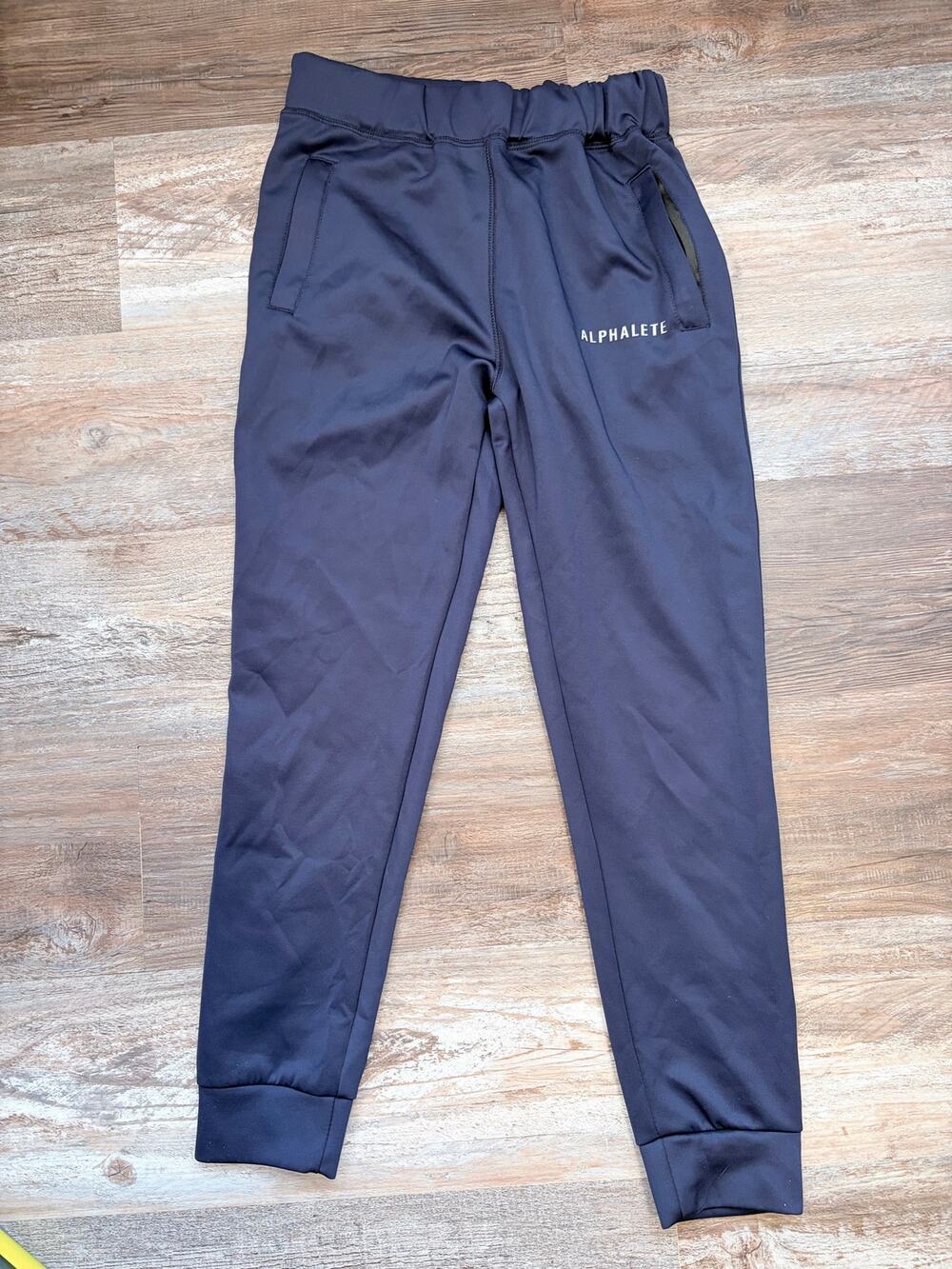 Alphalete Essential joggers in navy sz men's Medium EUC
